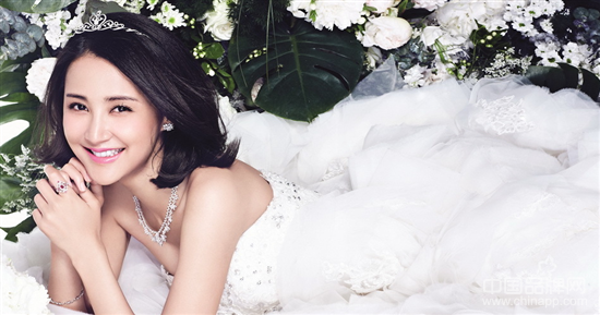 张歆艺纯白唯美婚纱曝光 尽显人妻魅力