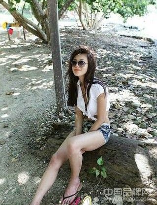 比基尼品牌搭配若隐若现显诱惑