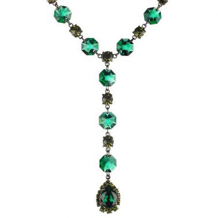 传说中祖母绿宝石也是爱神维纳斯所喜爱的宝石