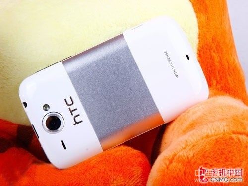 HTC Wildfire背面图片