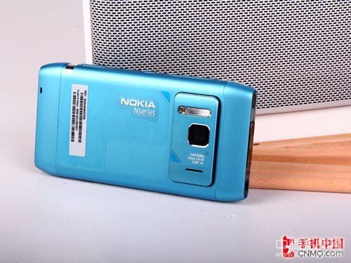 诺基亚N8跌至冰点 千万像素Symbian^3