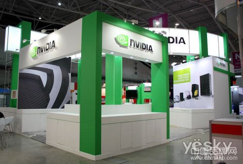 NVIDIA的展台还是传统的绿色，明天就能看到性能强劲的Geforce显卡及Tegra处理器，此次Computex2011大展NVIDIA还是相当重视，连总裁黄仁勋都亲自赴台。