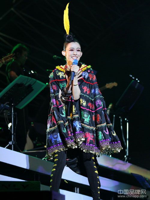 范玮琪上海演唱会 6套服装造型华丽(图3)