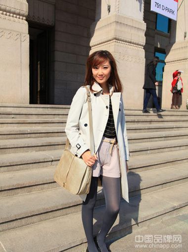 2012秋冬中国国际时装周场外街拍穿衣达人(图2)