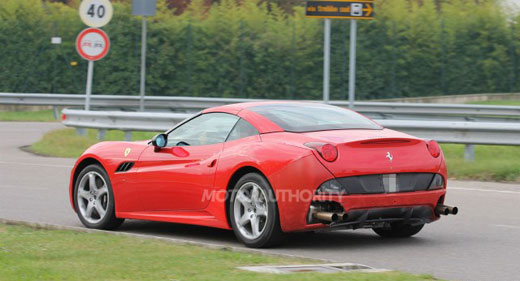 2015-Ferrari-California-2