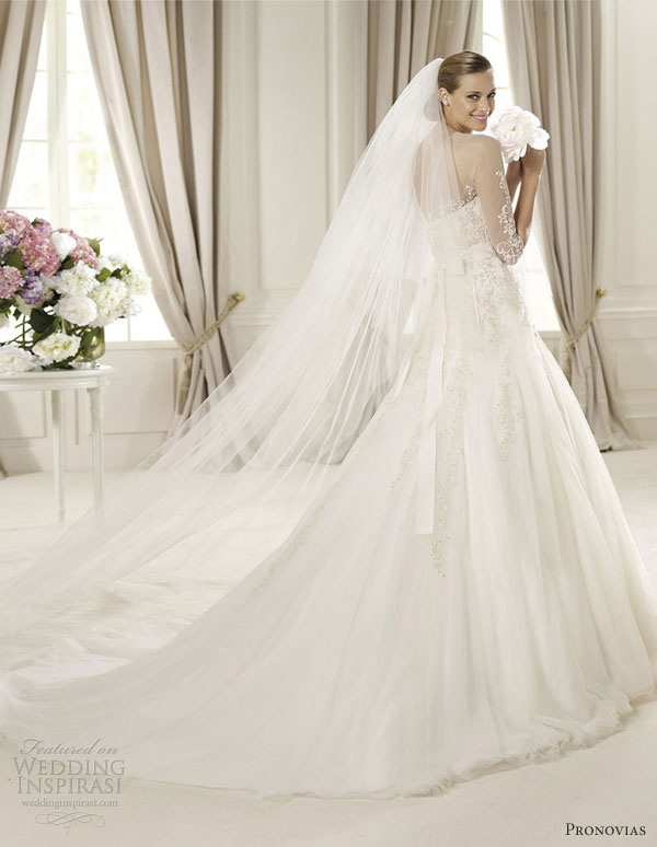 Pronovias 2013年「Glamour 」婚纱系列