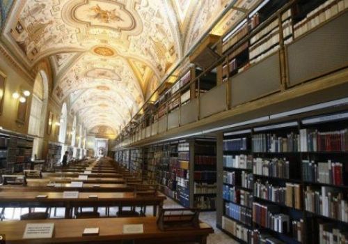 梵蒂冈以新科技来保护最久可追溯到2000年前的藏书