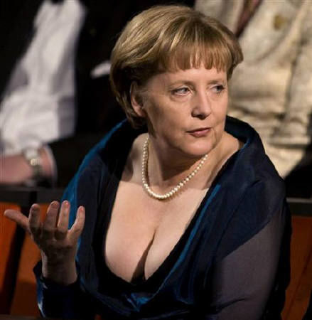 老佛爷指点德国女总理默克尔穿衣之道