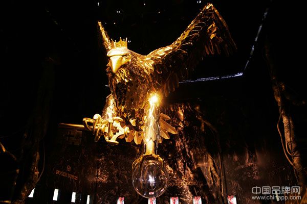 2013日内瓦国际高级钟表展 罗杰杜彼雄鹰展翼风采一览