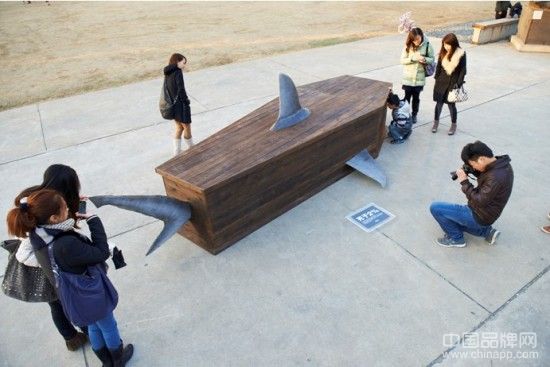 上海艺术家展作品吁民众拒吃鱼翅