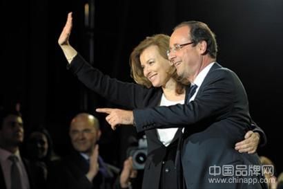 法国新当选总统奥朗德和第一女友瓦莱丽·特里埃维勒
