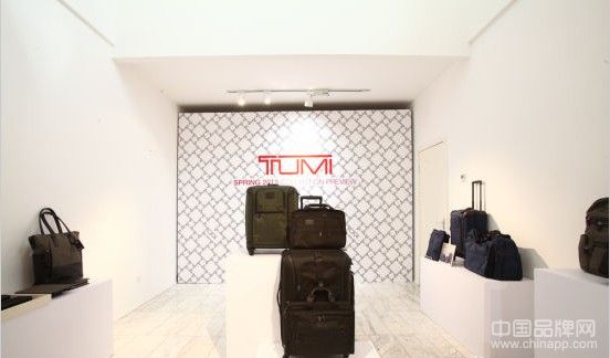 TUMI推出2013年春季系列包款