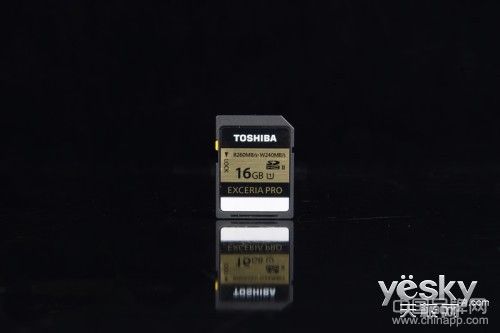 高性能 东芝极至超速SD存储卡16GB报599元