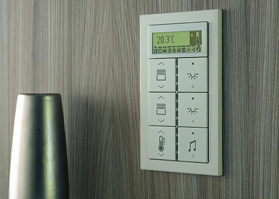 德国永诺的智能灯控、温控、风控综合调节器
