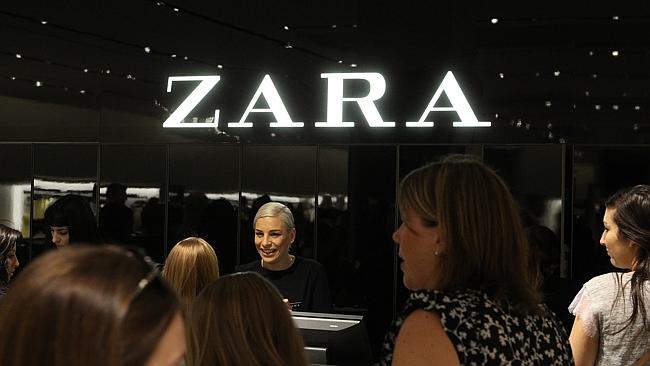 Zara于2011年在悉尼Westfield开了一家三层店，后来在墨尔本的柏克街商场（Bourke Street Mall）又开了一家三层店，如今在全澳各地共有11家店。