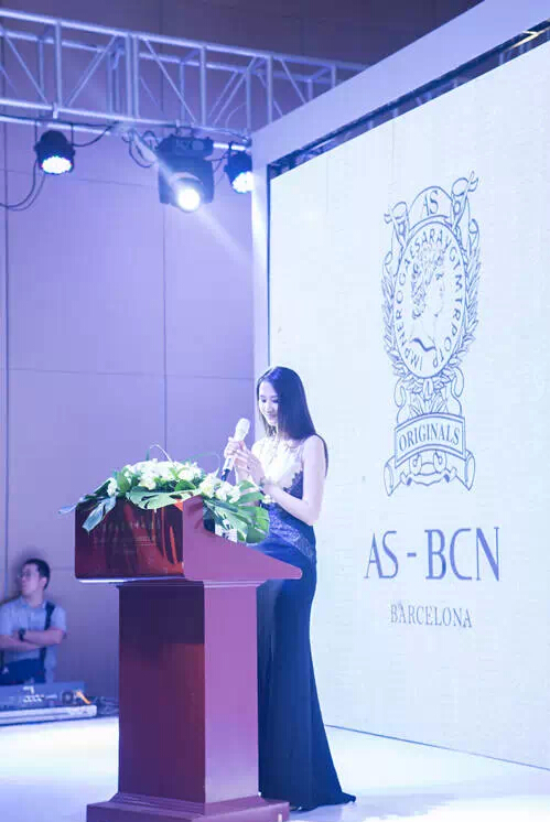 AS-BCN联手湖南卫视 打造比较美女主播