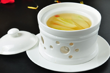 开水白菜的做法技巧：清汤的制法