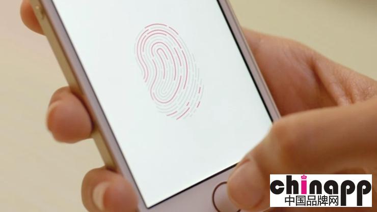 Touch ID 集成在 iPhone 屏幕，技术上已经实现1