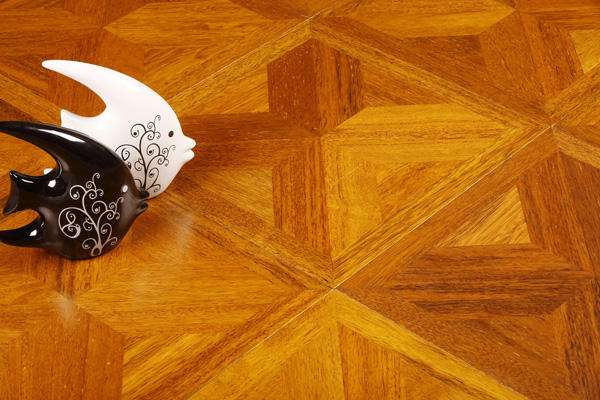实木复合地板和强化地板哪个好