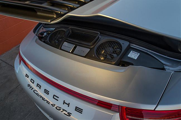 保时捷全新911 Carrera GTS 强化运动基因5
