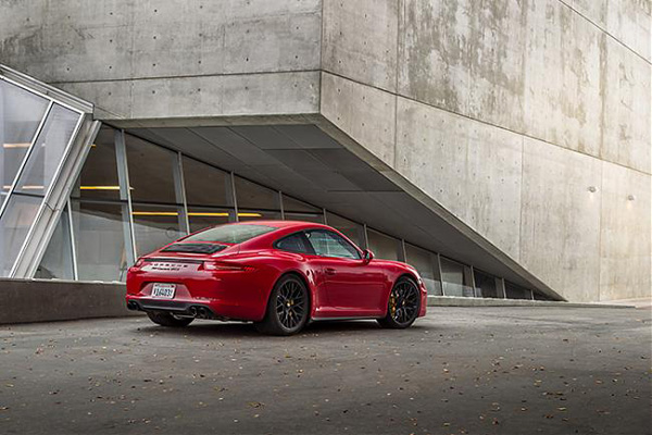 保时捷全新911 Carrera GTS 强化运动基因2