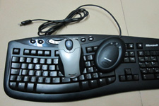键盘鼠标套装：罗技G100游戏套装