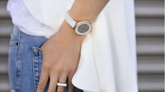 漂亮又好用 比较适合女性佩戴的五款智能手表4