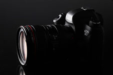 佳能数码相机最新款：佳能EOS-5D Mark III
