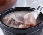 莲菜排骨汤的做法