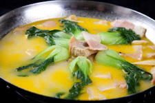 河蚌汤的做法：大虾河蚌汤