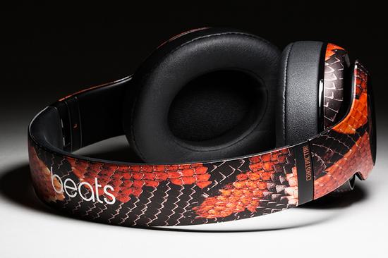 Beats Studio纪念款耳机 假装头上盘了条蛇2
