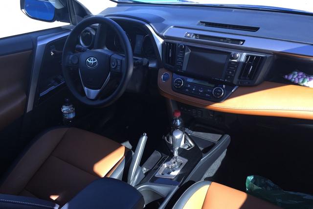 2016款丰田RAV4试驾体验 紧凑型SUV比较佳选择13