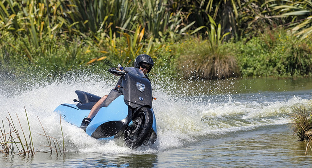 这款摩托车可5秒变身为水上摩托艇1