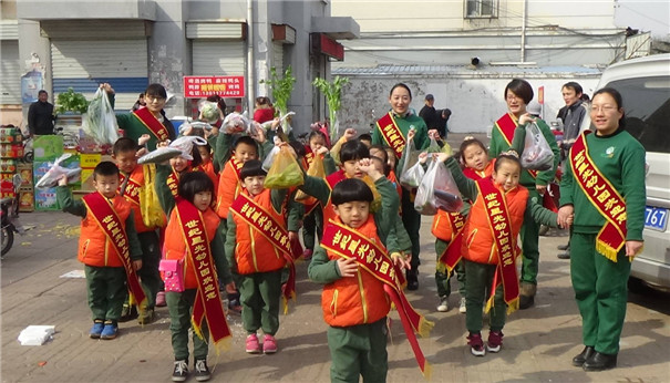 山東肥城市世紀(jì)星光幼兒園：在黑夜中賽跑 追逐黎明7