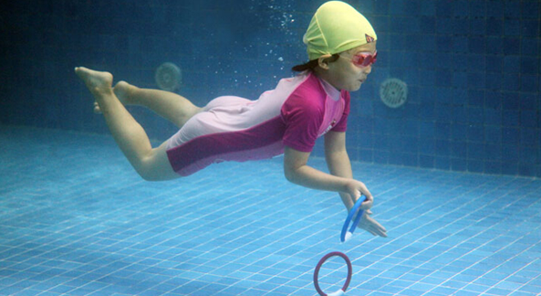 传统婴儿游泳训练与33°的区别1
