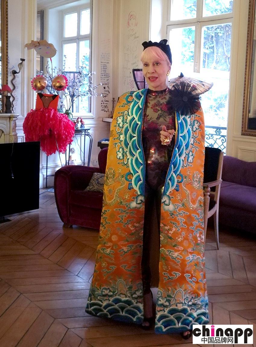 #巴黎时装周#披上安莉芳特订龙袍1
