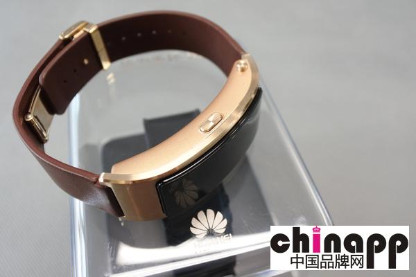 采用3D曲面：华为手环TalkBand B3亮相3