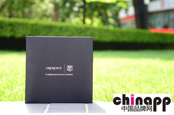 球迷站住！OPPO R9巴萨定制版亮瞎你2