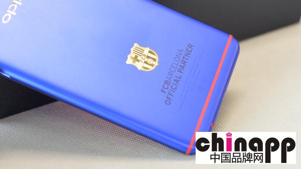 球迷站住！OPPO R9巴萨定制版亮瞎你4