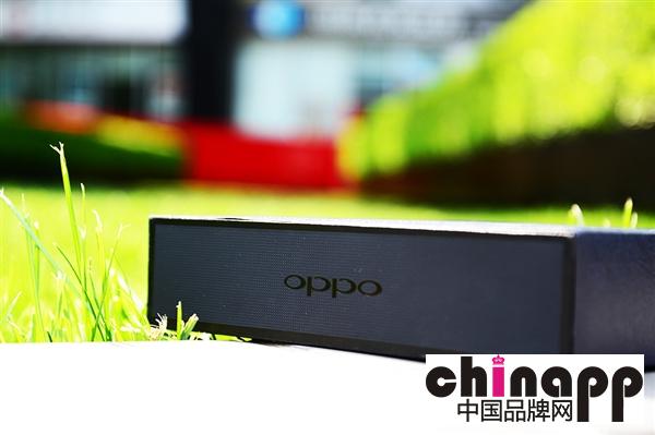 球迷站住！OPPO R9巴萨定制版亮瞎你3