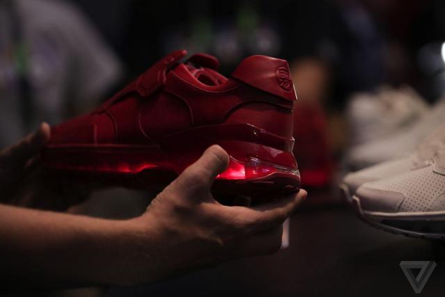 联想发布智能跑鞋 可用作游戏控制器1