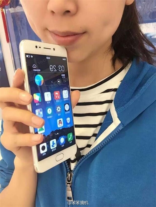 vivo X7/Plus真机亮相：圆润外形/质感出众2