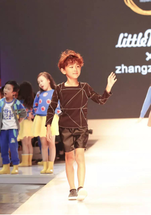 LittleMee 2016SS上海时装周童装首秀 ——有梦·敢想10