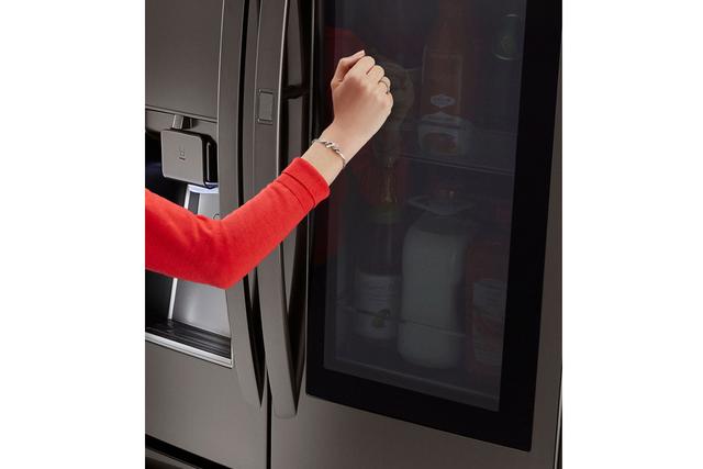 LG推新款法式多门冰箱 “透明门”设计新颖2