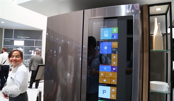 21.5英寸屏幕 LG首款Windows 10冰箱亮相IFA1