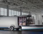 奔驰发布自动驾驶概念货车，配备两台无人机送货