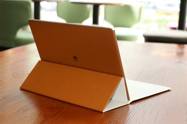 HUAWEI MateBook：时尚到不像笔电3