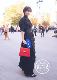 金晨巴黎時裝周看秀，COSBEAUTY 潤膚噴霧儀走哪兒帶哪兒4