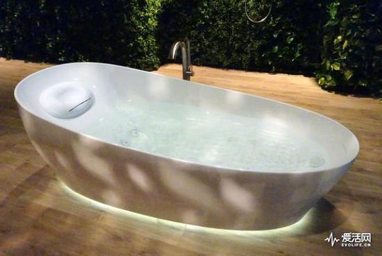 这款“摇篮”浴缸 让你在漂浮中轻松睡个好觉1