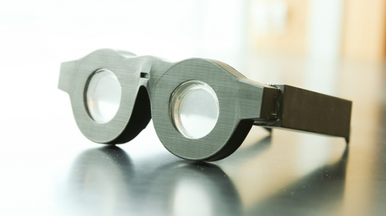 液体镜片智能眼镜 能自动识别位置调整焦距1